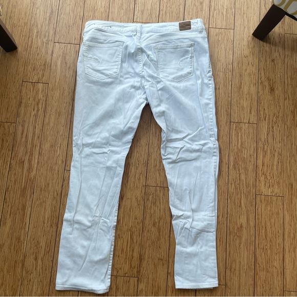 American Eagle Stretchy White Skinny Straight Leg Jeans Size 14 Short - Picture 2 of 5